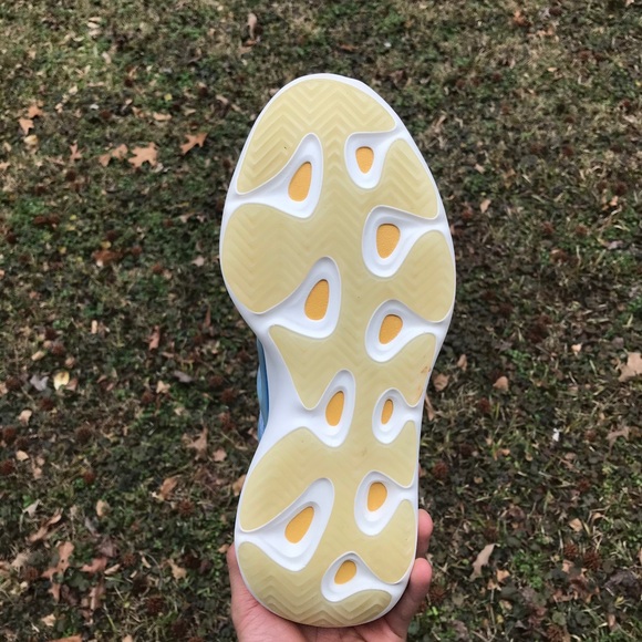Yeezy 700 V3